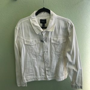 Forever 21 Men’s Slim Fit White Denim Jacket (L)